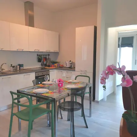 아파트 Bnbook La Casa Di Orazio & Carla 랑코