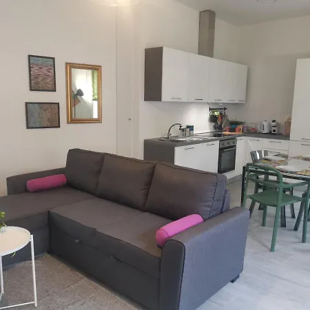 Apartament Bnbook La Casa Di Orazio & Carla *